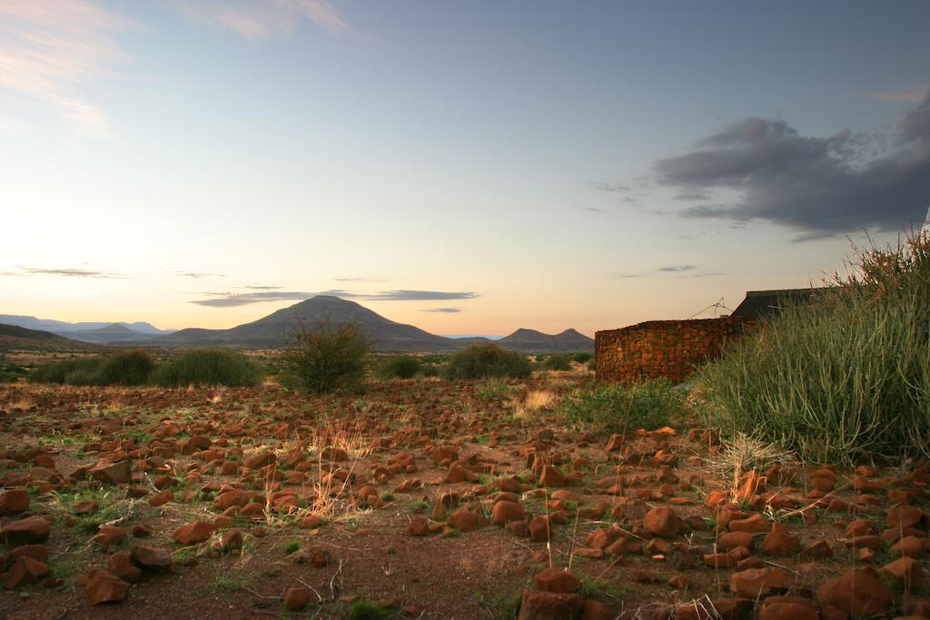 Etendeka Mountain Camp Damaraland Exterior foto
