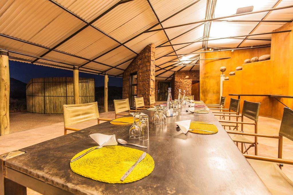 Etendeka Mountain Camp Damaraland Exterior foto