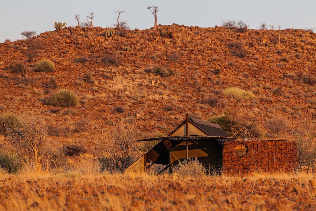 Etendeka Mountain Camp Damaraland Exterior foto