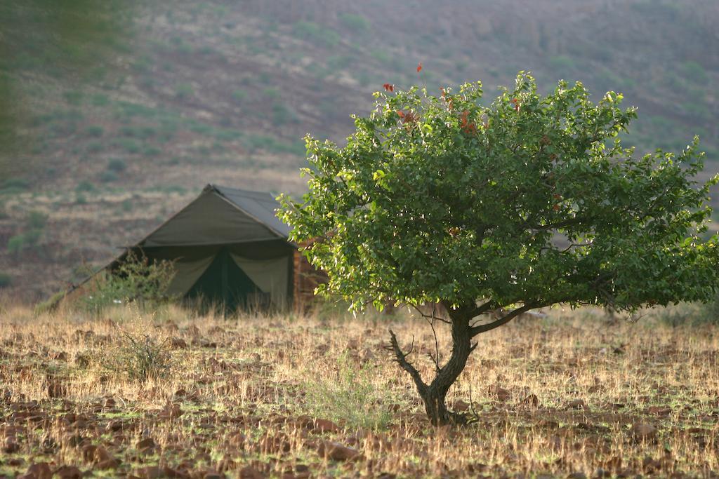 Etendeka Mountain Camp Damaraland Exterior foto