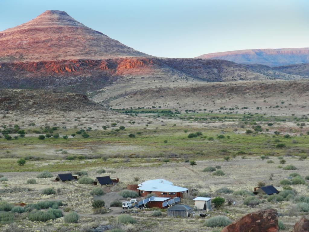 Etendeka Mountain Camp Damaraland Exterior foto