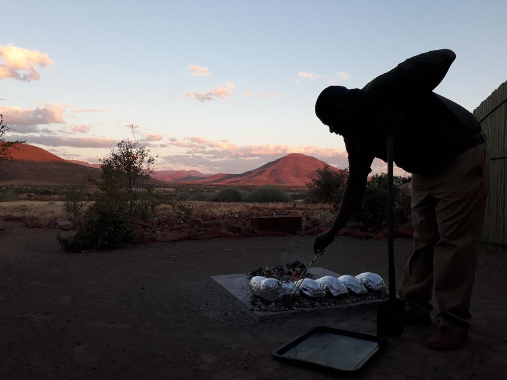 Etendeka Mountain Camp Damaraland Exterior foto