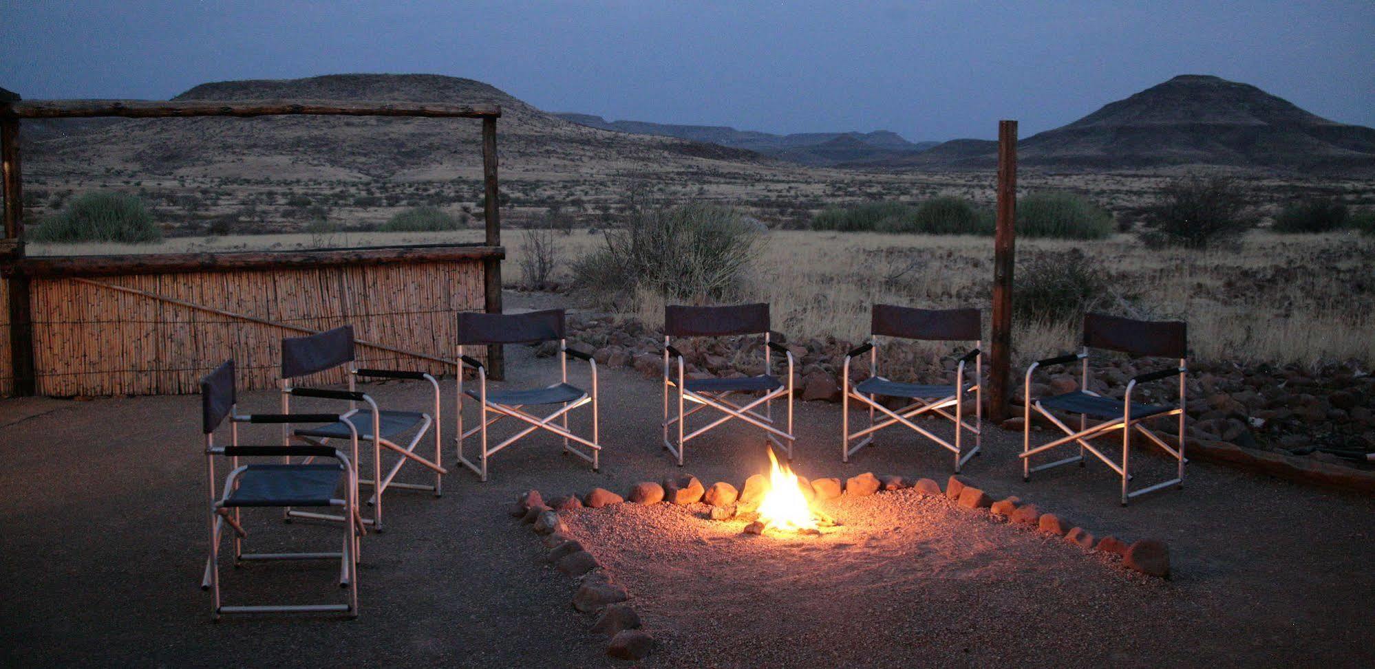 Etendeka Mountain Camp Damaraland Exterior foto