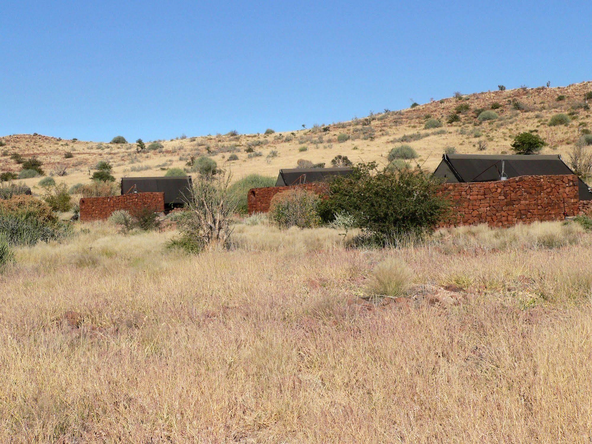Etendeka Mountain Camp Damaraland Exterior foto