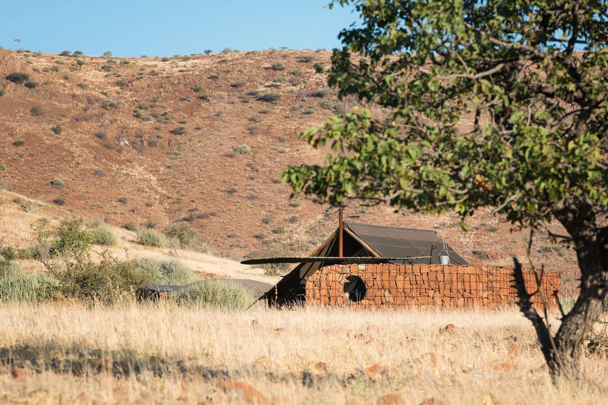 Etendeka Mountain Camp Damaraland Exterior foto