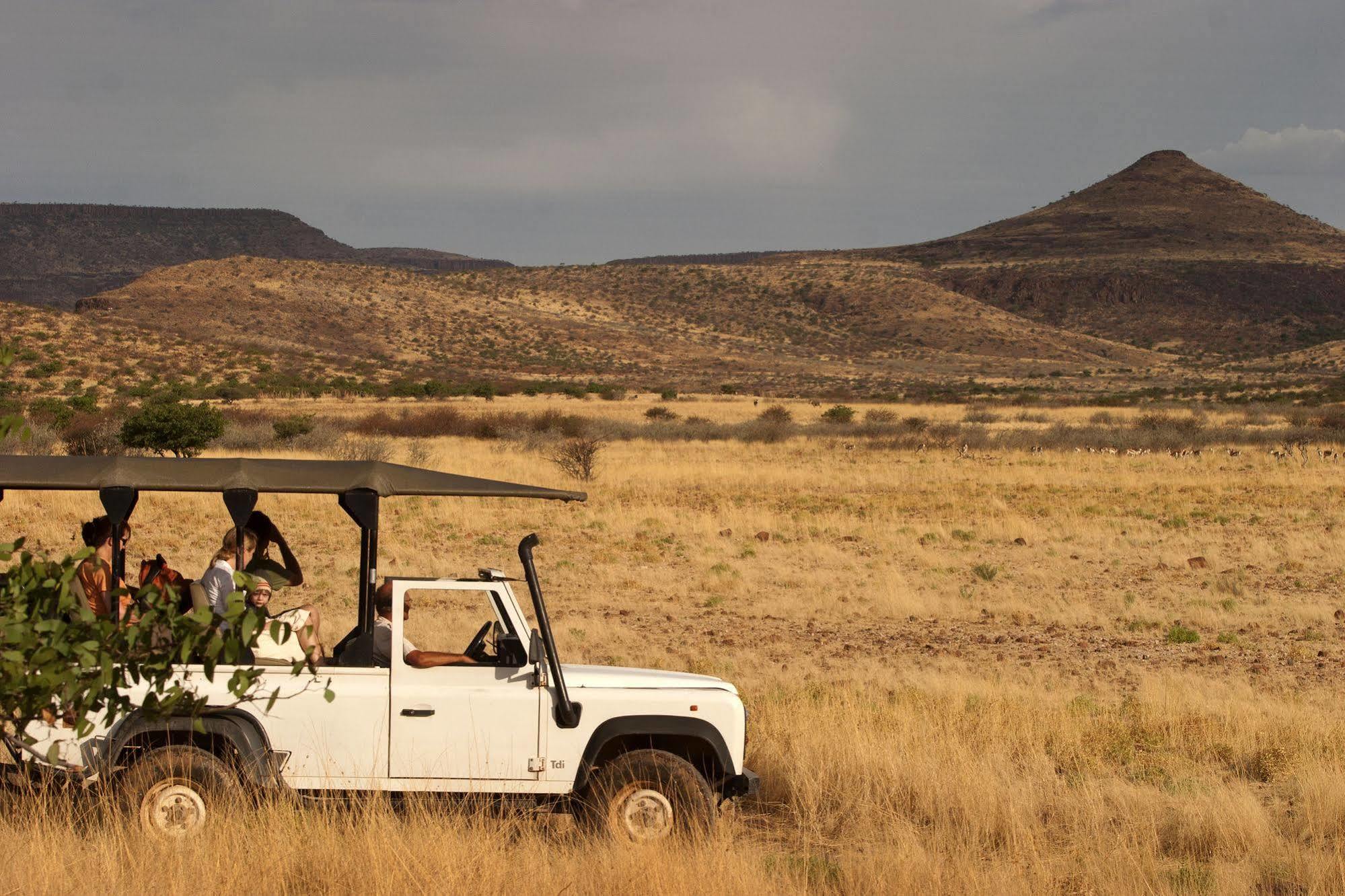 Etendeka Mountain Camp Damaraland Exterior foto
